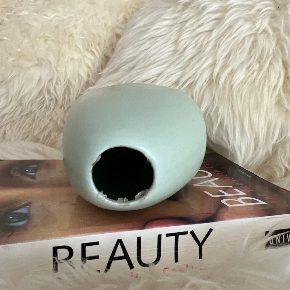 Minimalist Woman’s Face Vase Bohemian line art mint green feminist art - Picture 4 of 8